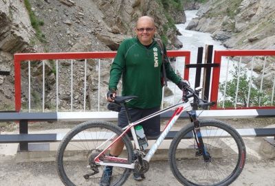 Dave Mooney Cycling on the  tour with redspokes